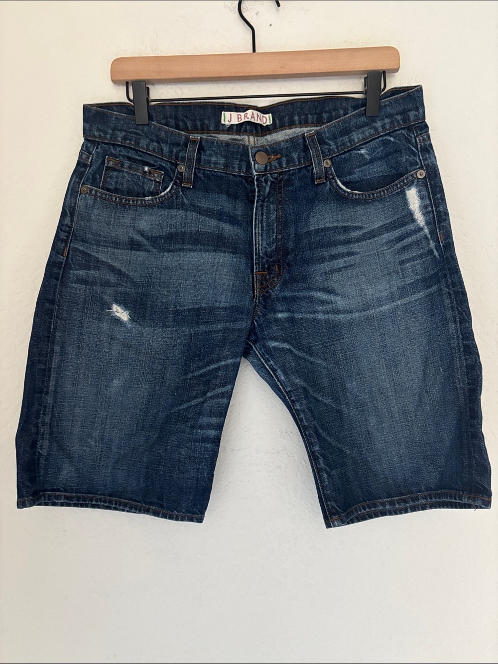 J Brand women’s CLYDE Dark Indigo Distressed Denim 19 inch shorts size 27